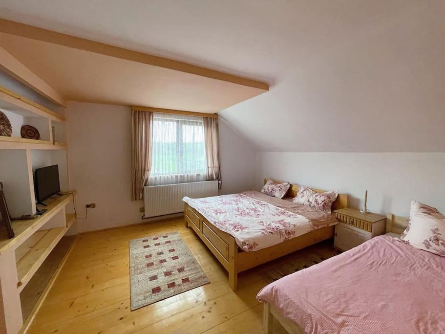 Casa La Doi Nuci Hotell Bradet  Exteriör bild