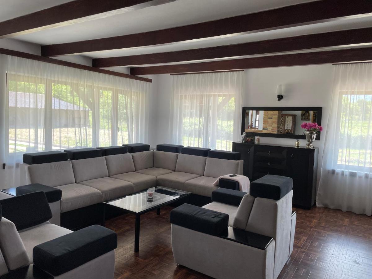 Casa La Doi Nuci Hotell Bradet  Exteriör bild