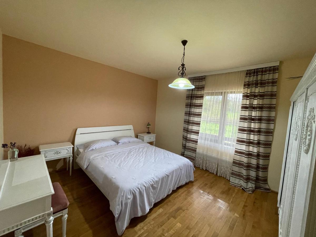 Casa La Doi Nuci Hotell Bradet  Exteriör bild